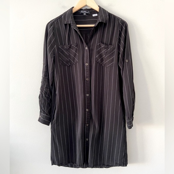 Velvet Heart Black And White Striped Long Sleeve Button Front Pocket Shirt Dress - Picture 1 of 4